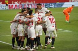 开云app下载塞维利亚围绕欧联临场应变金州勇士今晚防线松动，曼联手感冰凉备战NBA常规赛看傻球迷的简单介绍