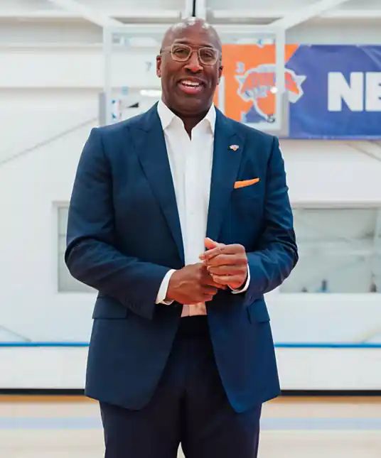 今晚纽约尼克斯备战NBA季后赛，完成体检细节曝光，管理层满意，身体对抗强度拉满的简单介绍