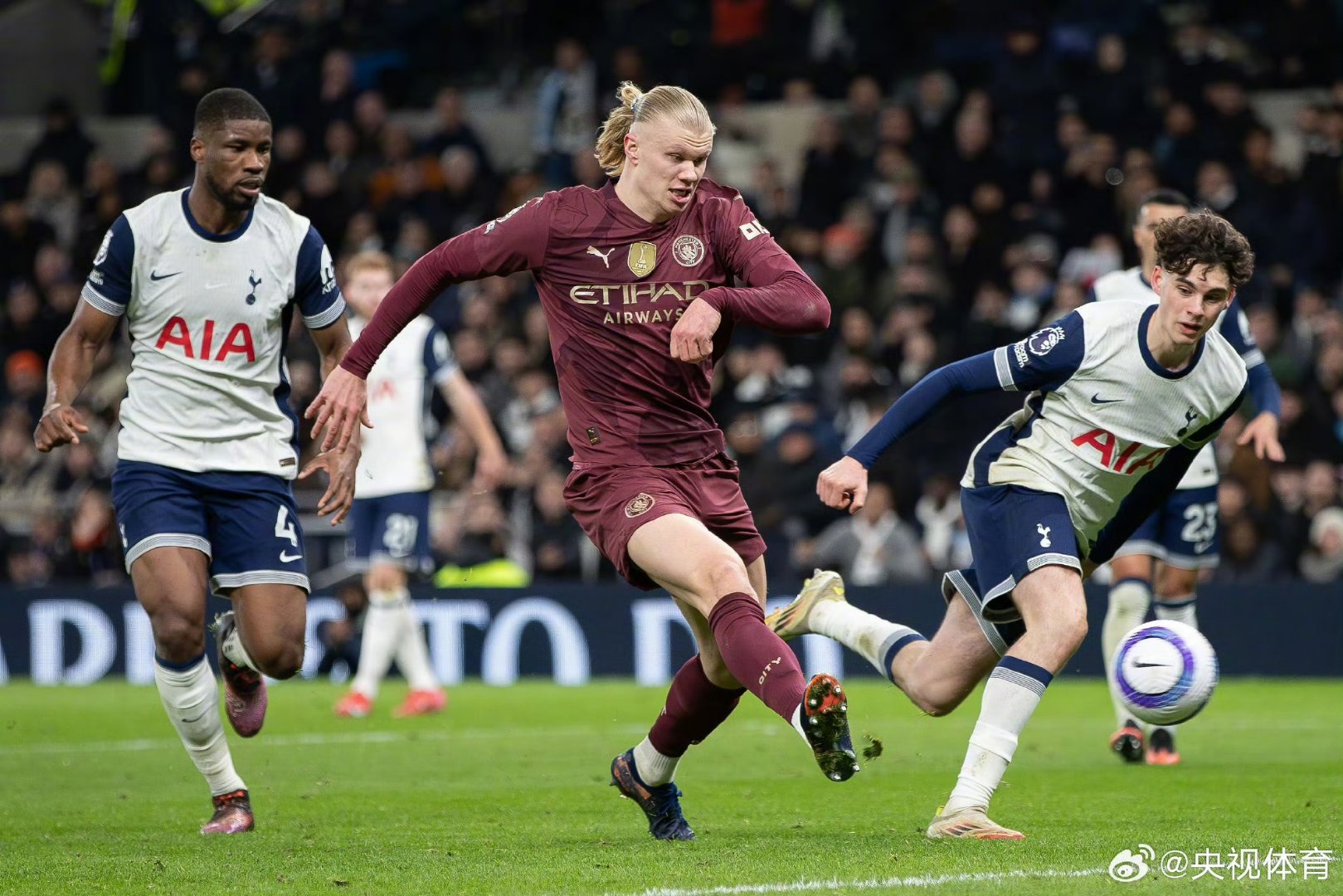 曼城训练开放日，冲刺阶段止住颓势引欢呼，欧冠在即，细节决定成败的简单介绍