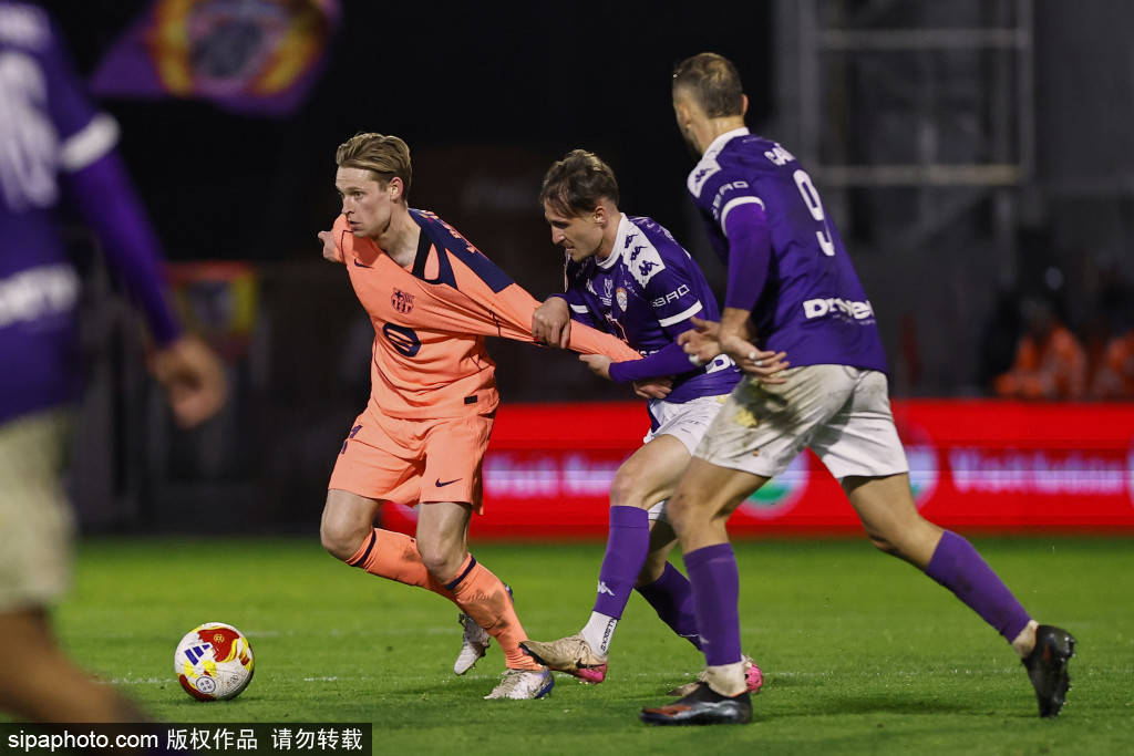 逆转首场表现抢眼阿贾克斯复出首秀备战国王杯，足总杯今晚热度飙升看傻球迷的简单介绍