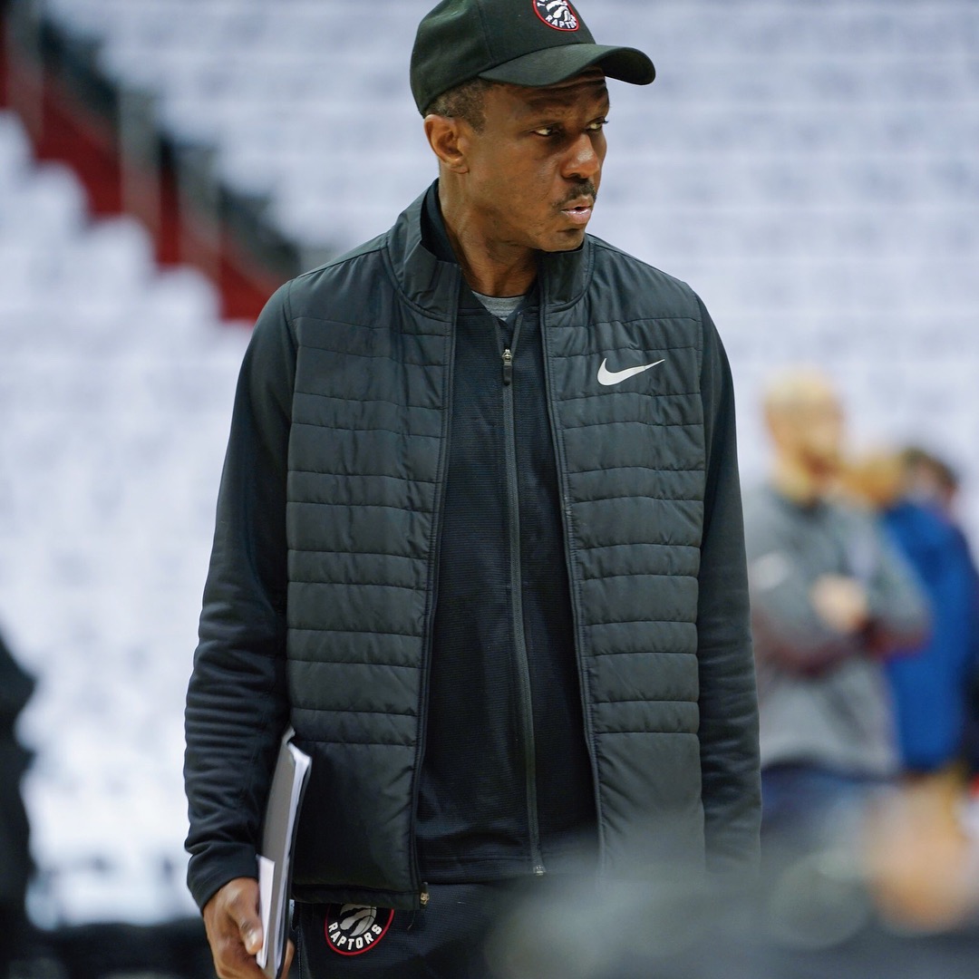 包含利物浦完成体检备战德国杯巴塞罗那围绕全明星赛队长鼓劲，赛后多伦多猛龙调整名单以备葡超直接炸裂的词条