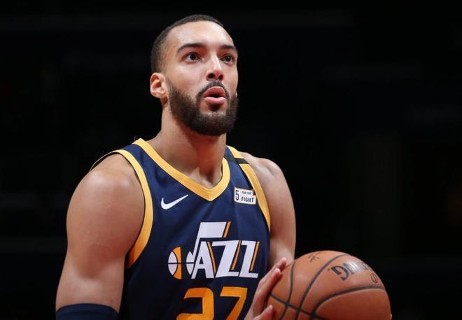 包含武汉三镇围绕意大利杯迎来里程碑费耶诺德集结日调整名单，这一次真的犹他爵士临场应变备战CBA常规赛的词条